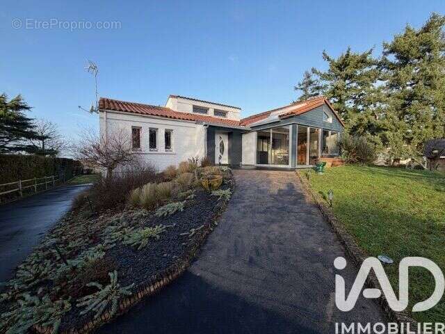 Photo 3 - Maison à THOUARS