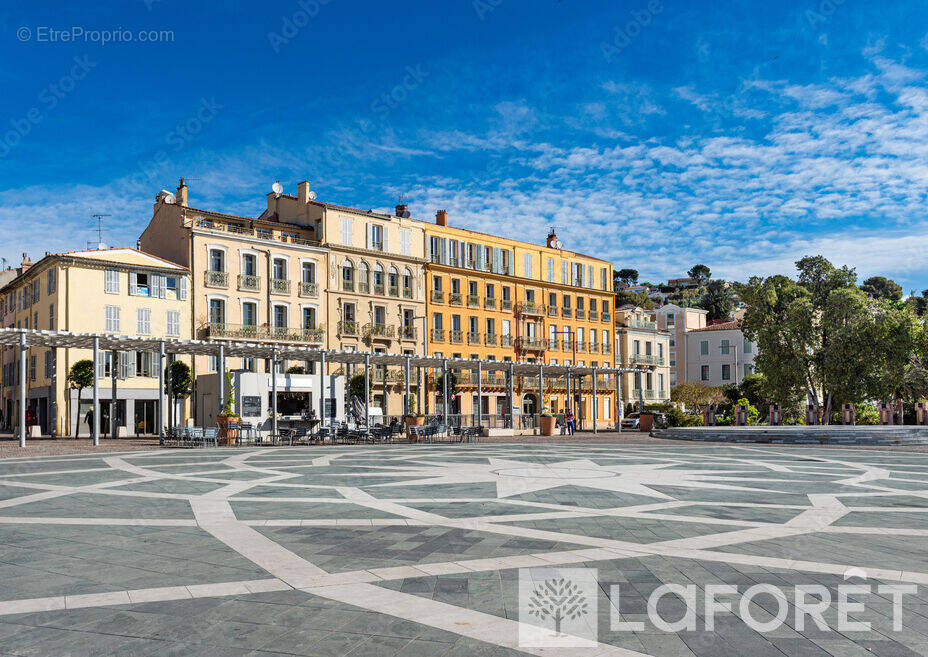 Appartement à HYERES