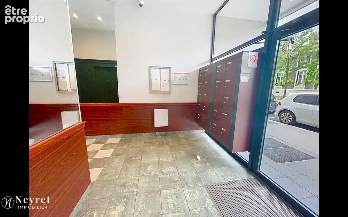 Rare à la vente - T2 lumineux avec jardin privatif - LYON 8éme - photo 3