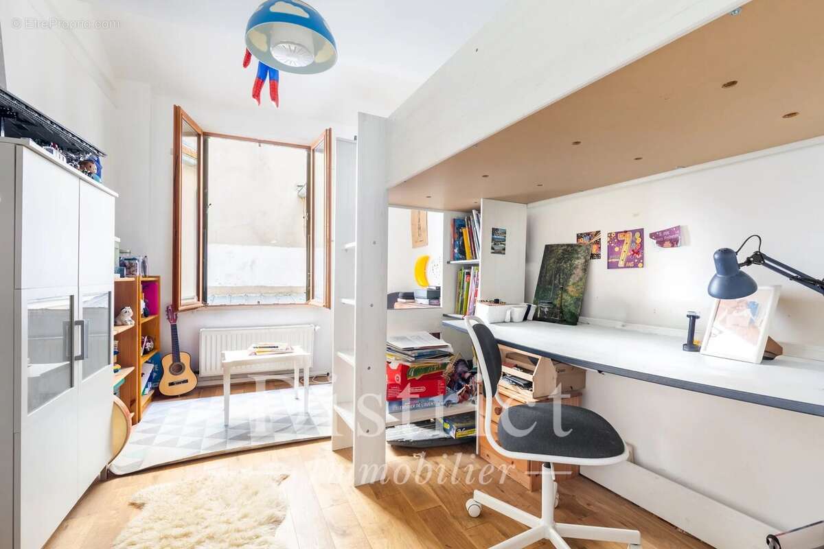 Appartement à PARIS-11E