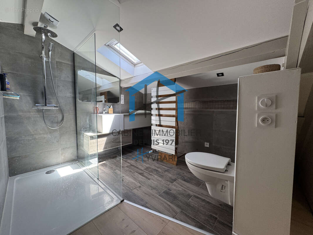 Maison familiale de 192 m2 au sol (155 m2 habitables) avec terrain de 1499 m2 - photo 8