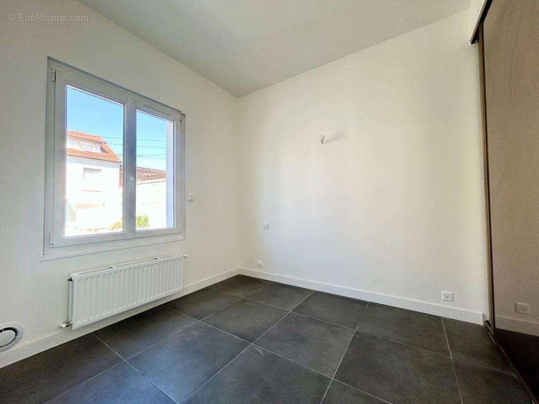 Fontenay Maison proche RER 15 min avec 2 terrasses, jardin et garage - photo 4