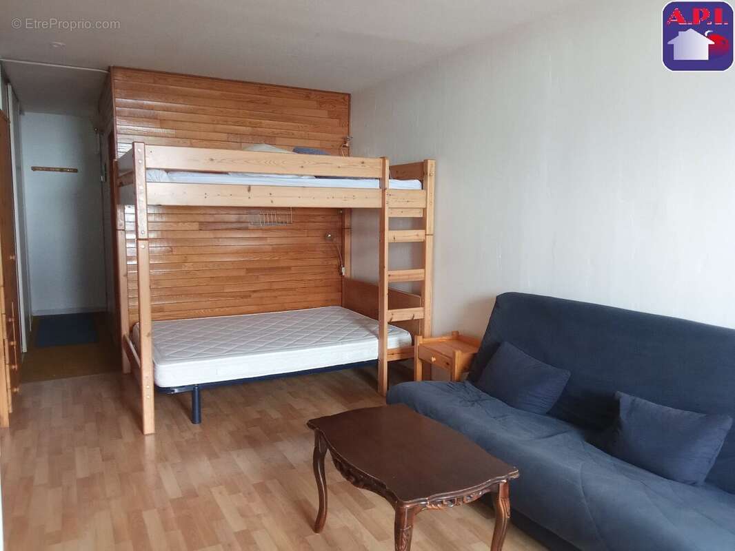 Appartement à VILLENEUVE-D&#039;OLMES