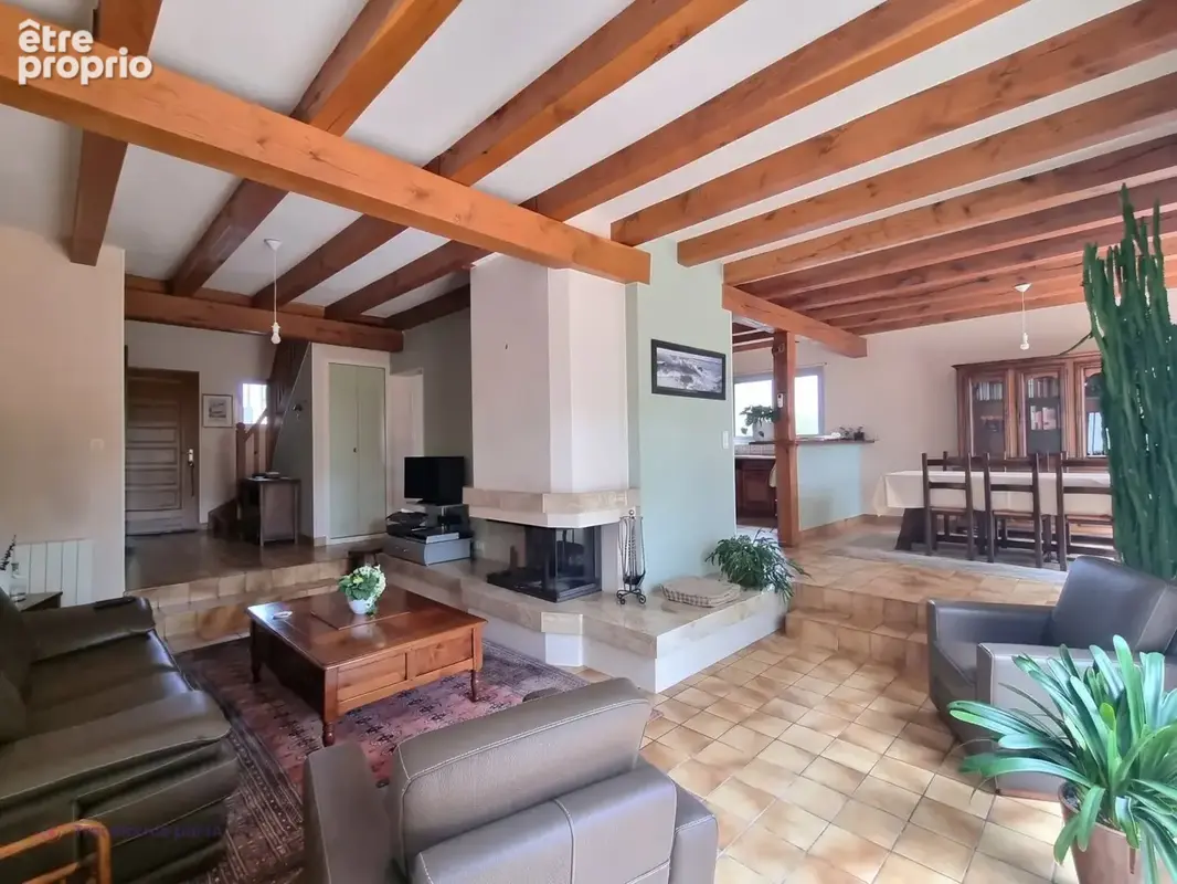 Maison familiale 5 chambres - Sautron, secteur bourg, en impasse - photo 1