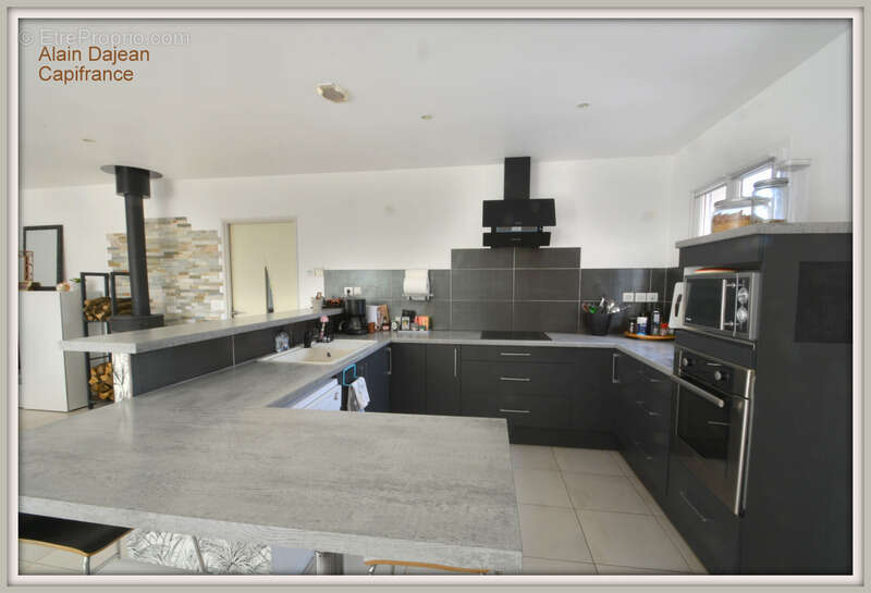 A vendre Maison Contemporaine  6 pièces MONBAHUS (47)-131 M2 -Terrain arboré 2000 M2 - photo 6