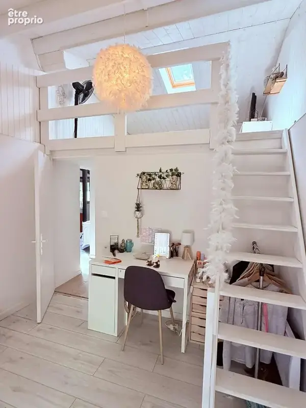 Environnement exceptionnel pour cette girolle rénovée de 148m² - photo 9