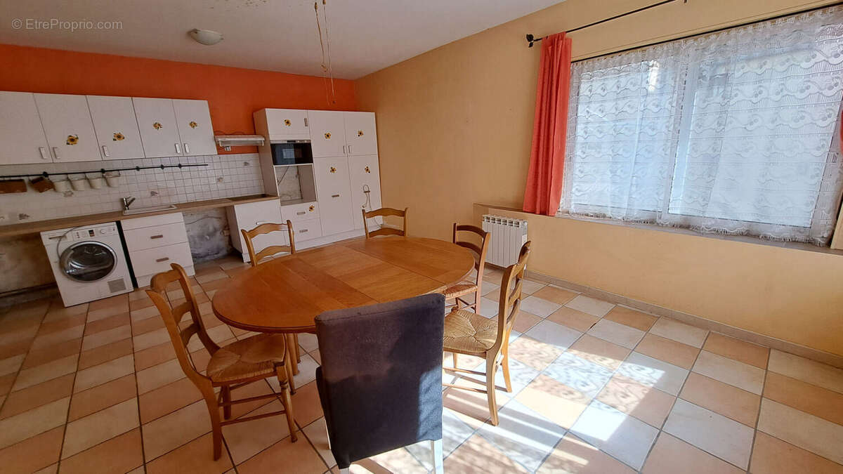 Immeuble centre Malaucene  230m2 / 4 appartements - photo 11