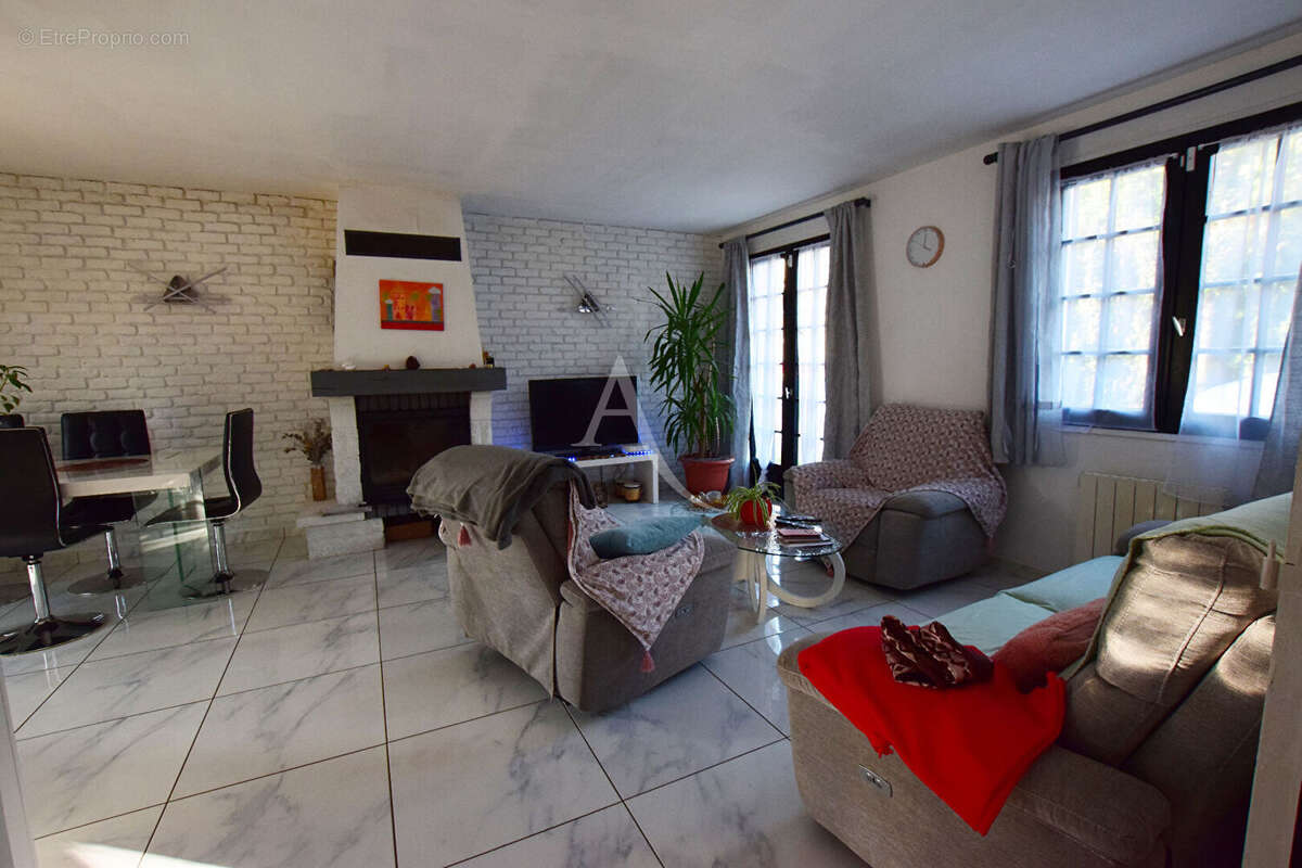 Maison à DONNEMARIE-DONTILLY