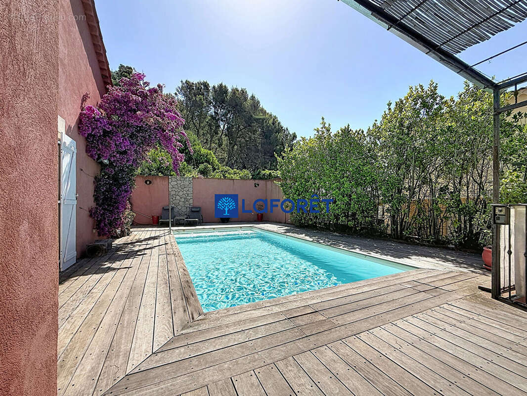 Maison à CARQUEIRANNE