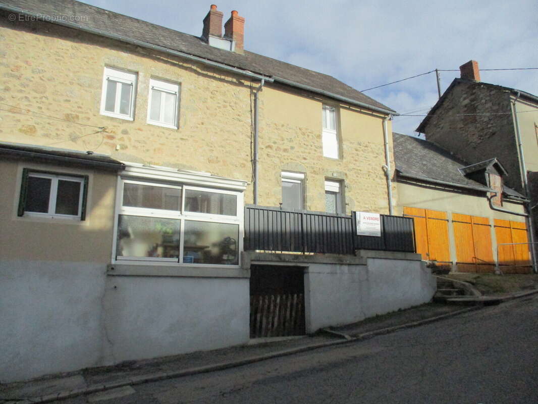 Maison à CHATEAU-CHINON(VILLE)