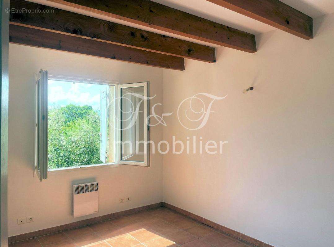 Maison à SAINT-SATURNIN-LES-APT