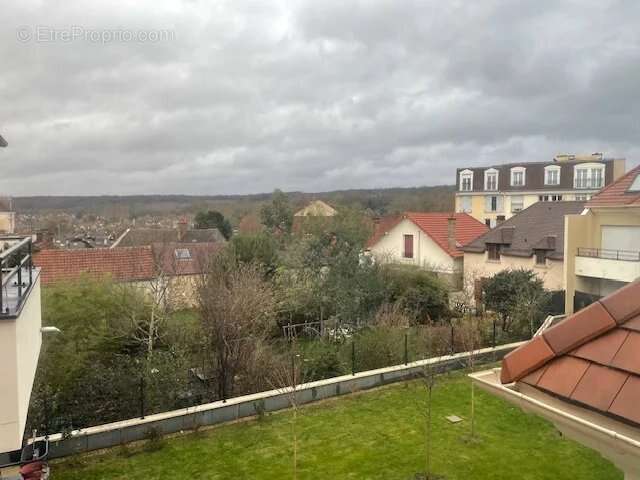 Appartement à LES CLAYES-SOUS-BOIS