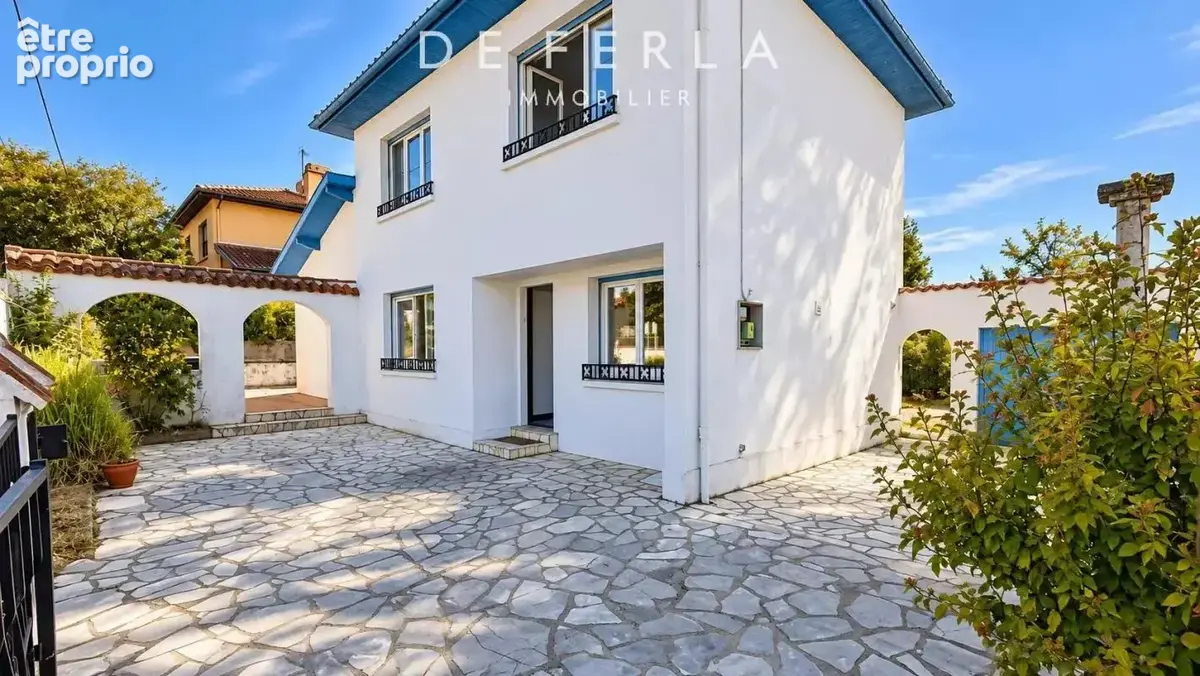 Anglet - Quartier Cantau - Maison à rénover avec jardin, garage et 3 chambres - photo 4