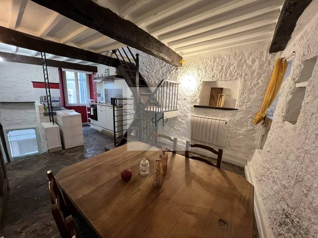 Maison à VILLENEUVE-DE-BERG