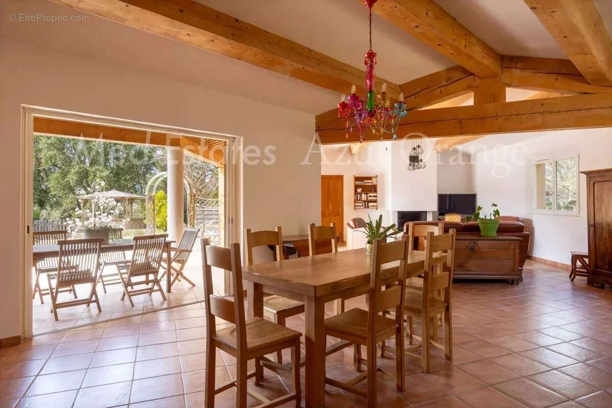 Maison à LA GARDE-FREINET