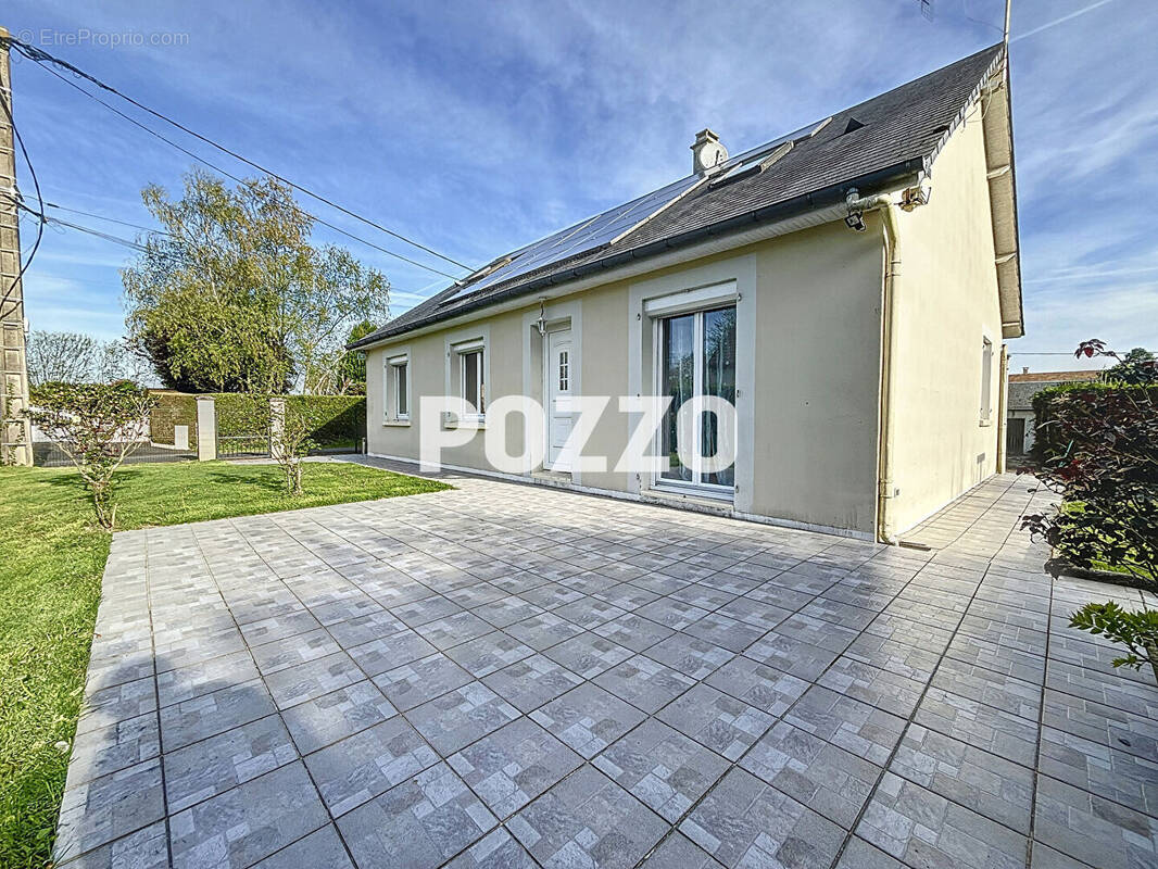 Maison à LE MESNIL-RAOULT