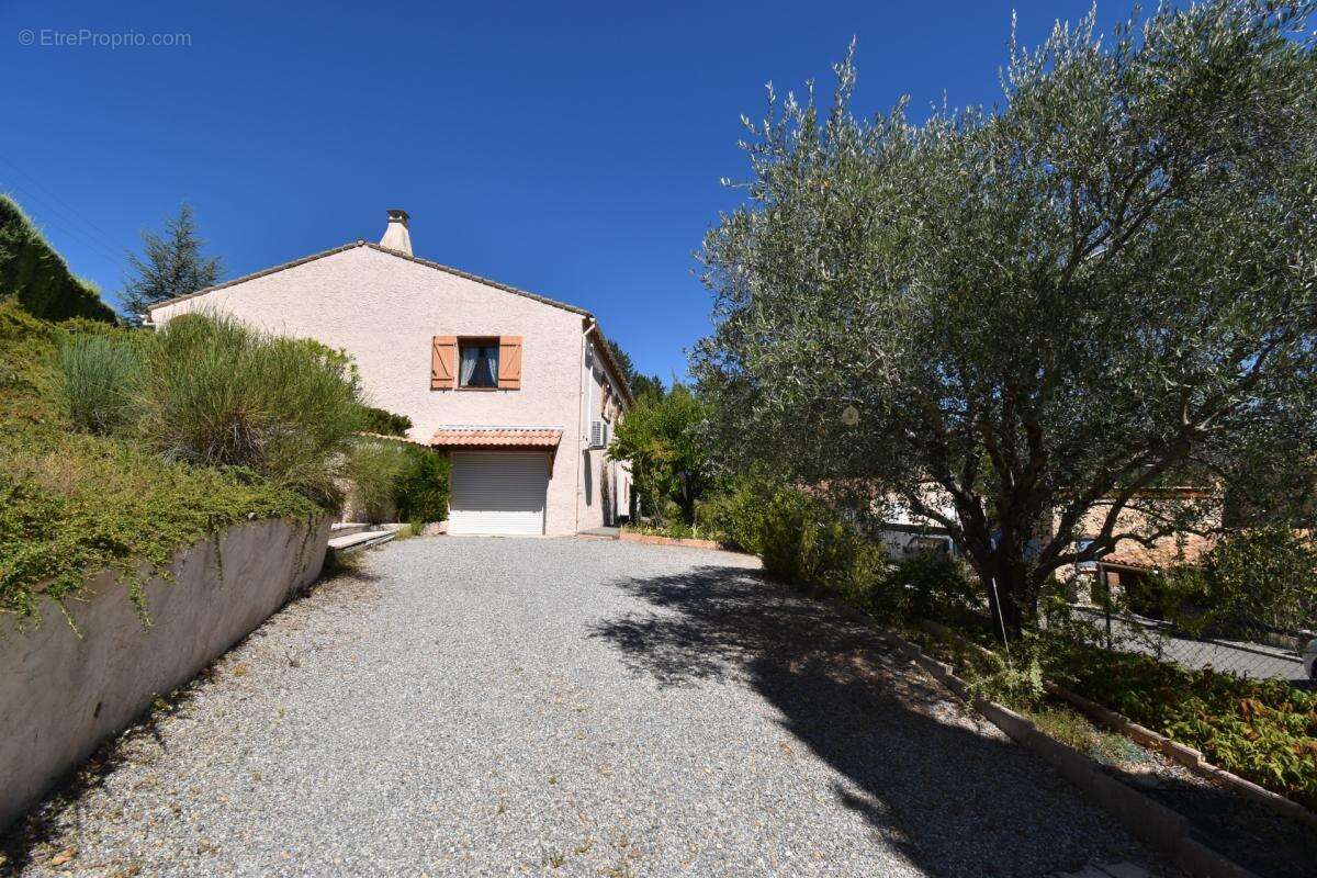 A vendre, Aiglun (04) – Maison individuelle 6 pièces, 5 chambres, jardin, terrasse et garage de 30 m² - photo 28