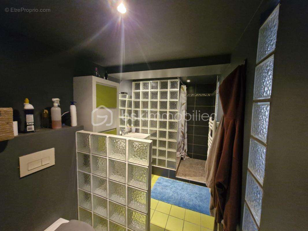 Maison familiale, 5/6 chambres, lumineuse, au calme – Avec piscine, jardin, terrasses, atelier, parkings - photo 18