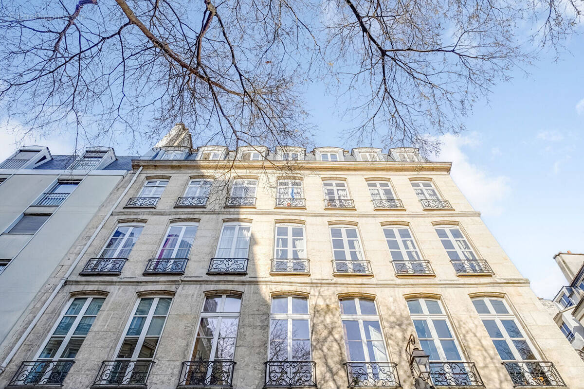 Appartement à PARIS-4E