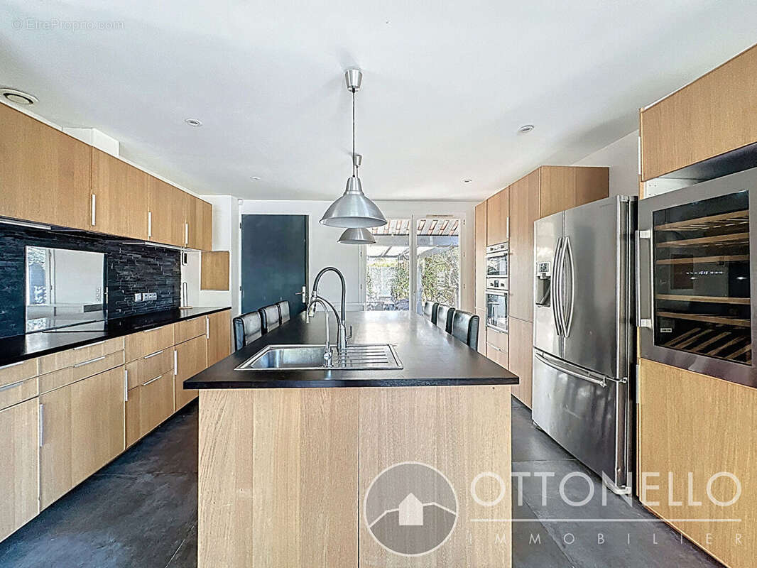 Maison à ROQUEBRUNE-SUR-ARGENS