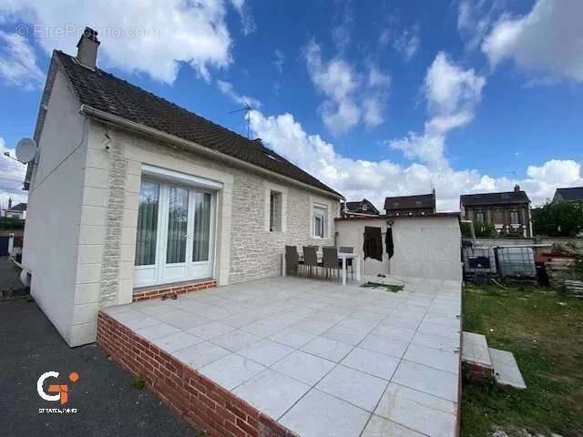 Maison à SAINT-ETIENNE-DU-ROUVRAY