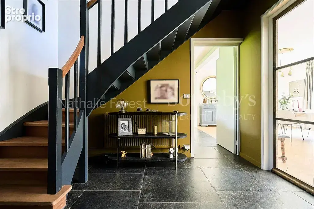 Croix résidentiel , très jolie maison entièrement rénovée , 5 ch, SdJeux , garage . - photo 10