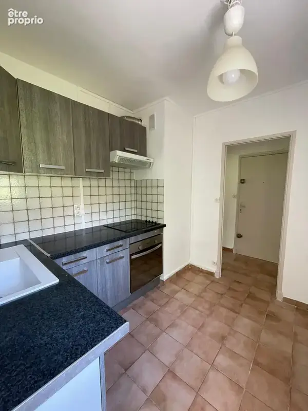 Marignane   parc camoin   t3 avec balcon, loggia et cave - photo 4