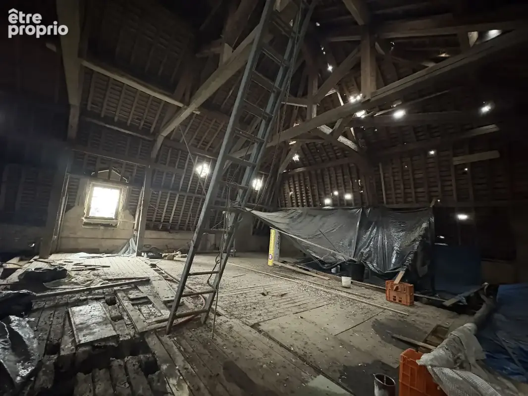 Une propriété comprenant une maison de Maître à rénover d'environ 300m2 + caves en sous-sol et grenier au dess - photo 12