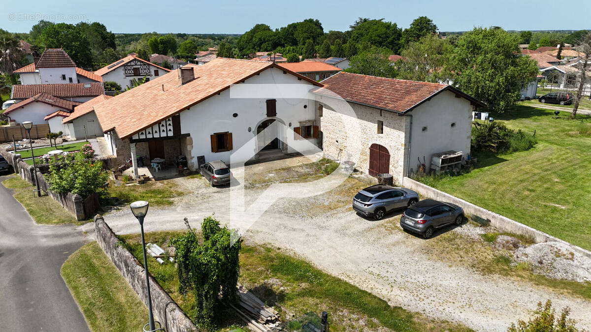 Maison à ORIST