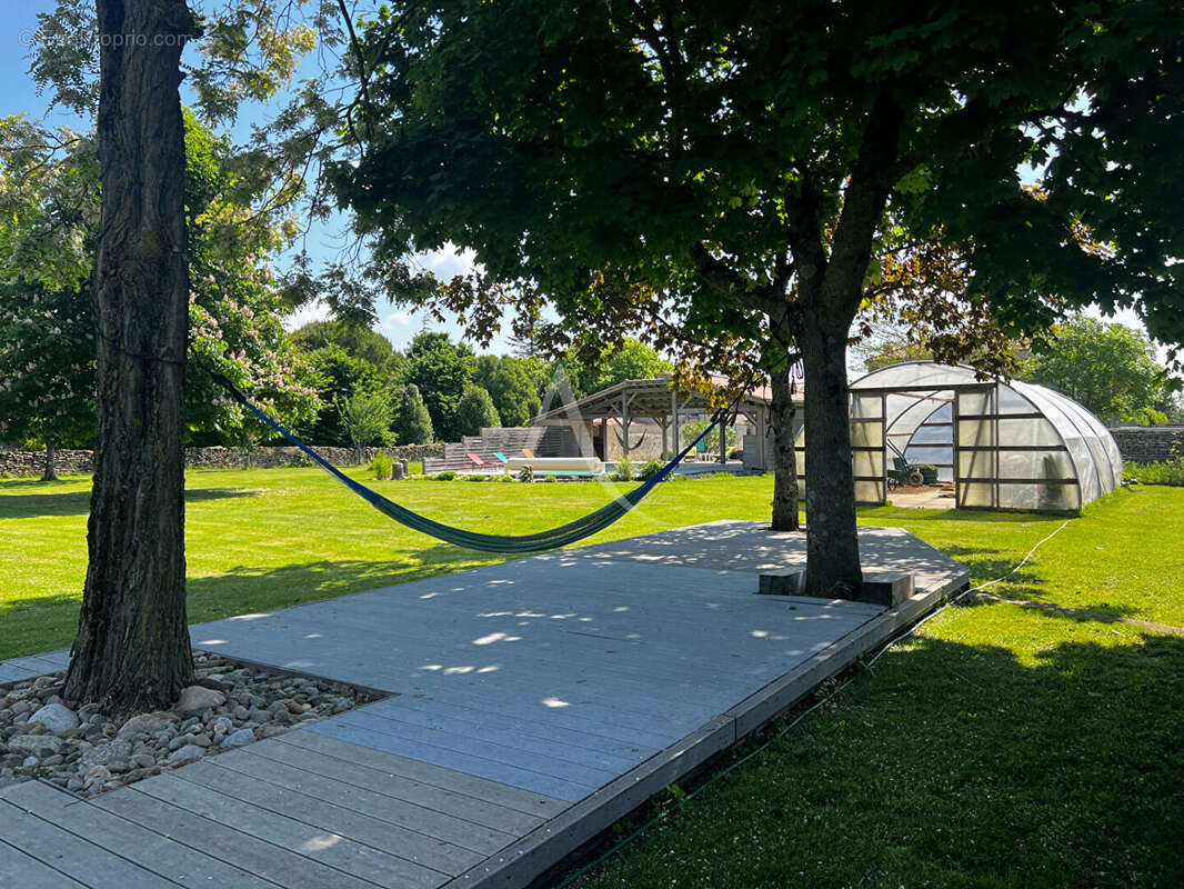 Maison à VOUILLE-LES-MARAIS