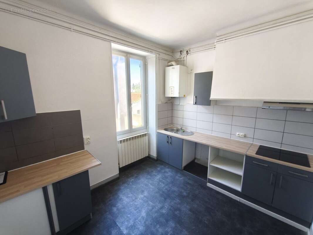 CUISINE - Appartement à NIMES