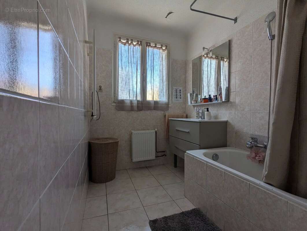 Appartement à VALLAURIS