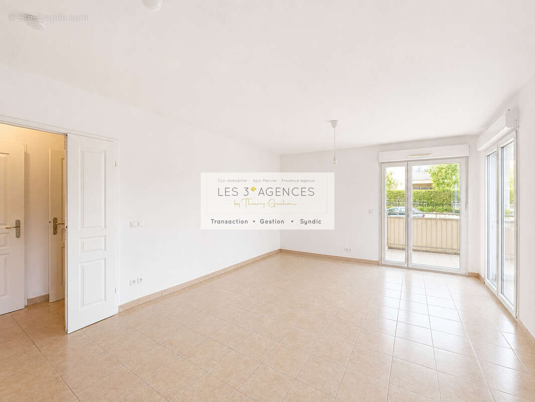 Appartement à LA CROIX-VALMER