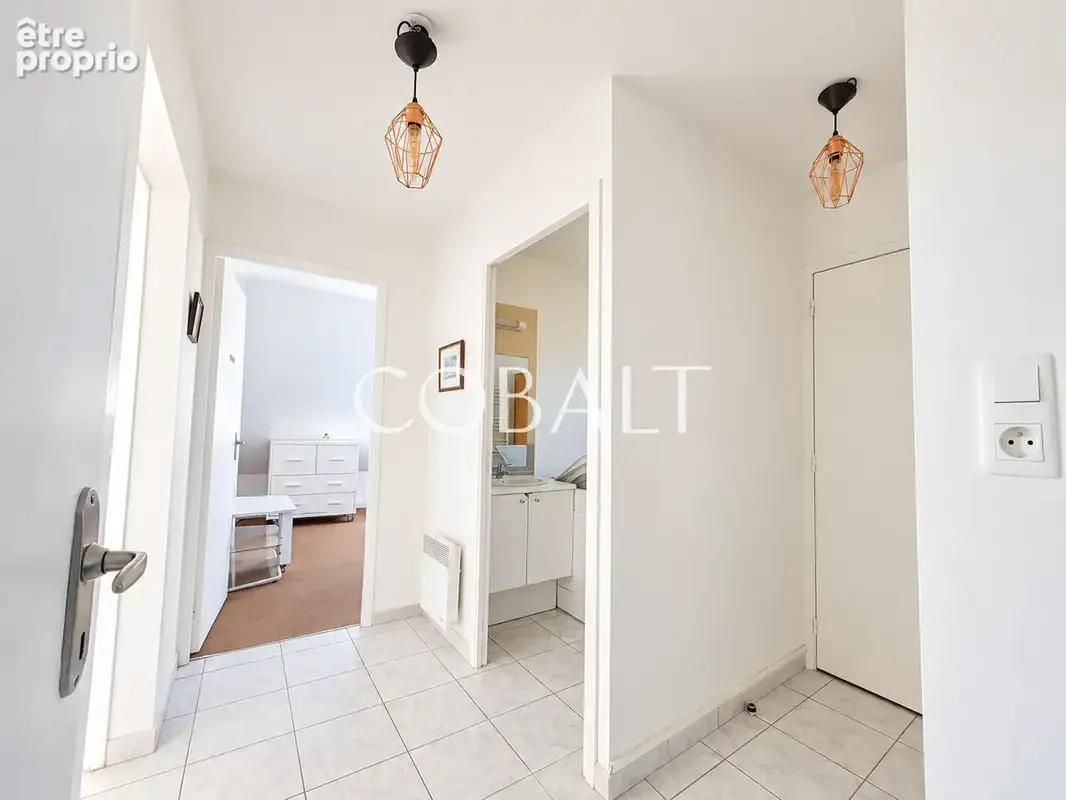 Appartement - 80 m2 - 2 chambres - Place de stationnement + Cave - Saint-Marc-sur-Mer - photo 6