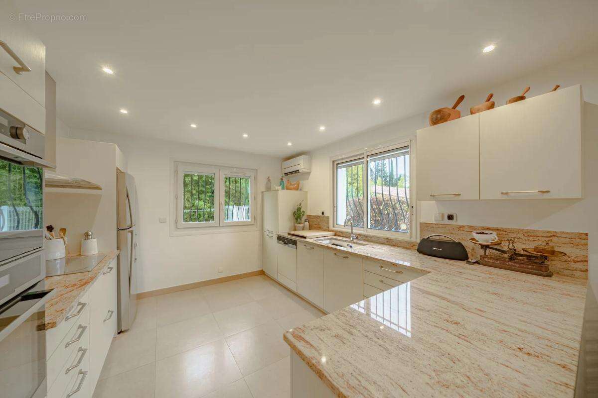 Maison à SAINT-VICTORET