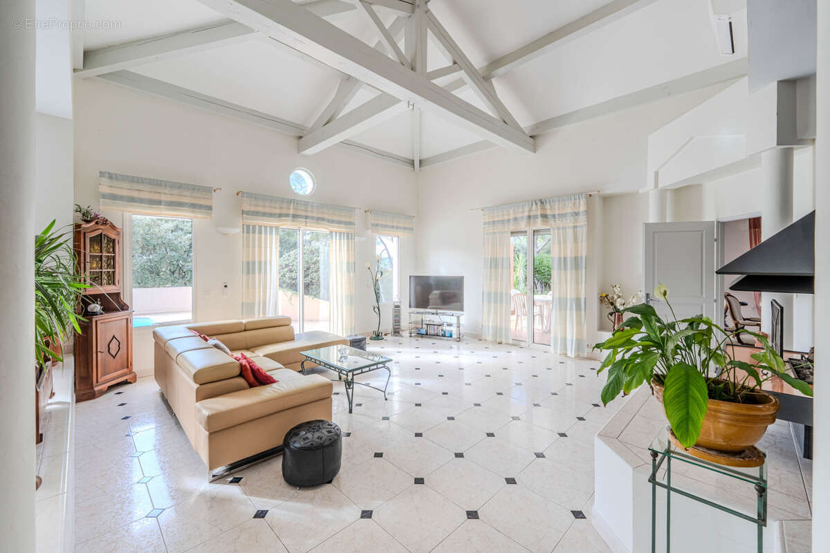 Maison à SAINT-MATHIEU-DE-TREVIERS