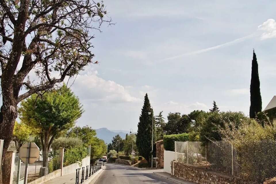 Terrain à PUYLOUBIER