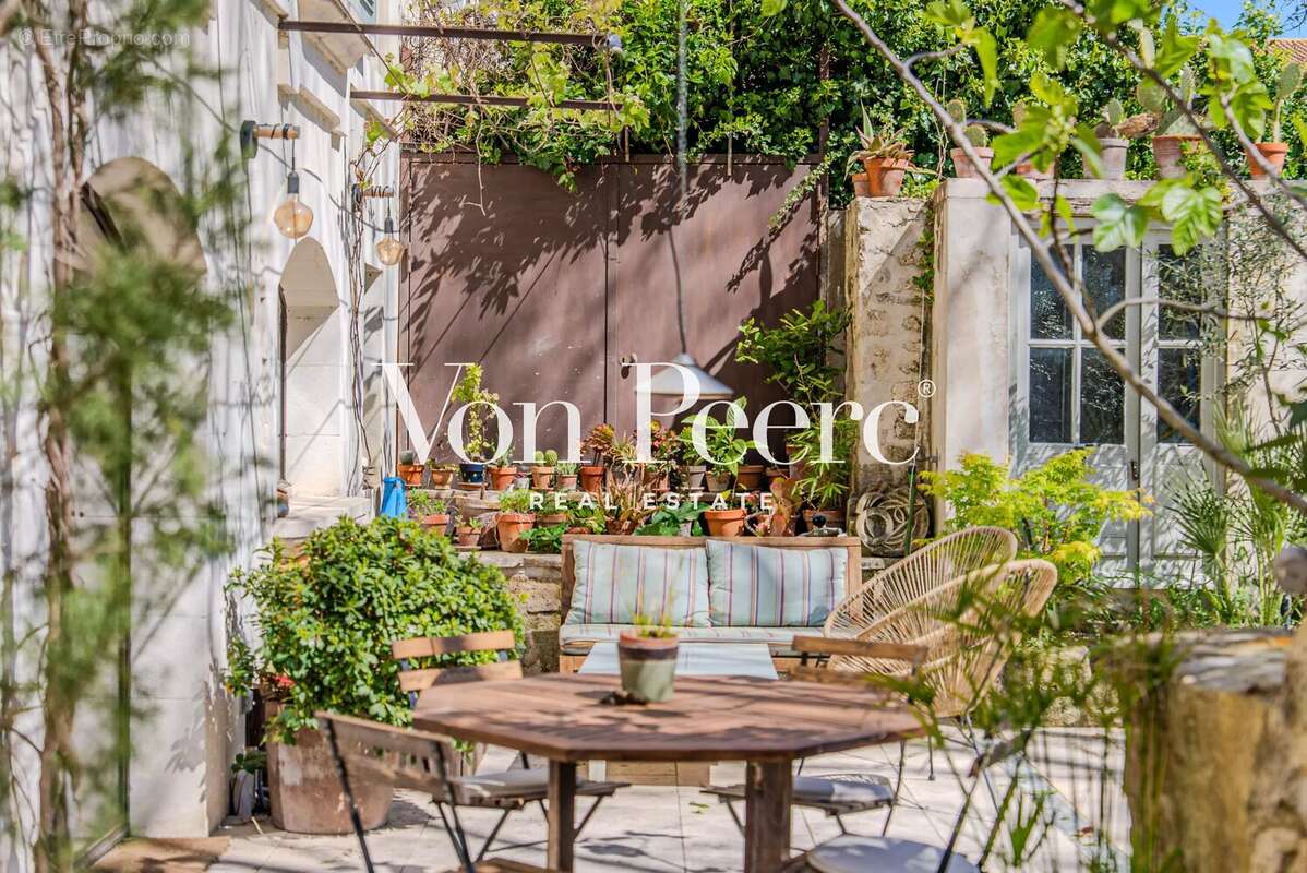 Maison à VILLENEUVE-LES-AVIGNON