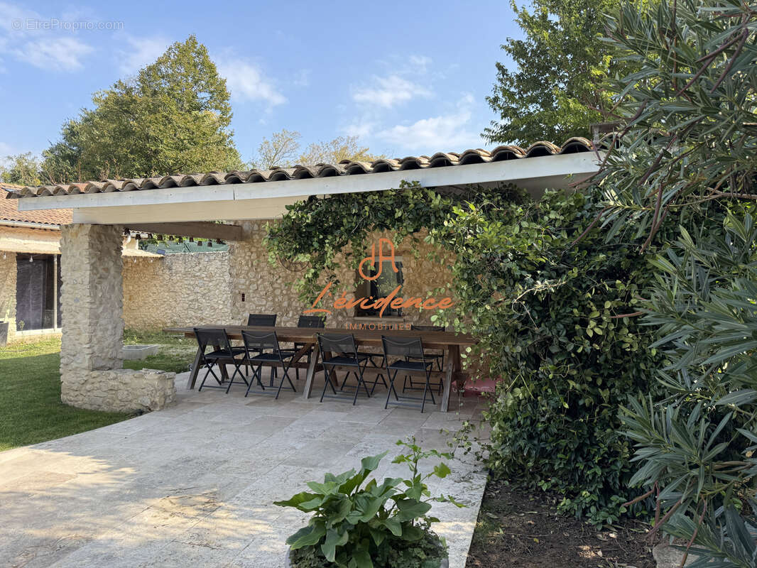 Maison à CHATEAUNEUF-DU-RHONE