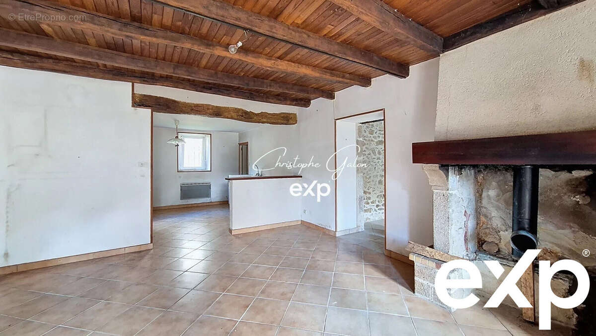 Maison à CHATEAUPONSAC