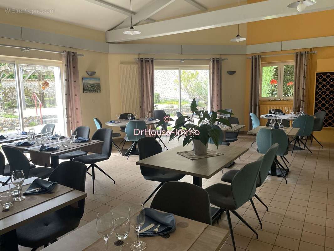 Commerce à SAINT-ADJUTORY