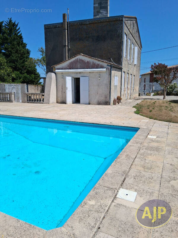 Maison à SAINT-ESTEPHE