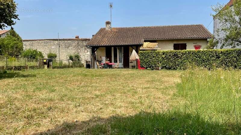 Dpt Dordogne (24), à vendre proche de BERGERAC maison P4 - photo 2