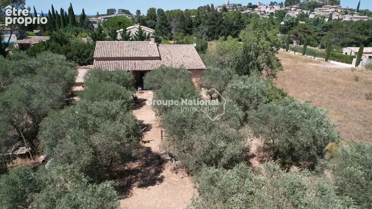 En exclusivité. eygalières à 5 minutes à pied du village , cub opérationnel obtenu, 2 780 m² , division possible , seconde habit - photo 2