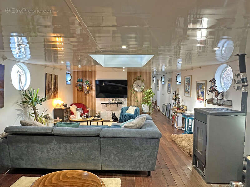 Autre à VERNEUIL-SUR-SEINE