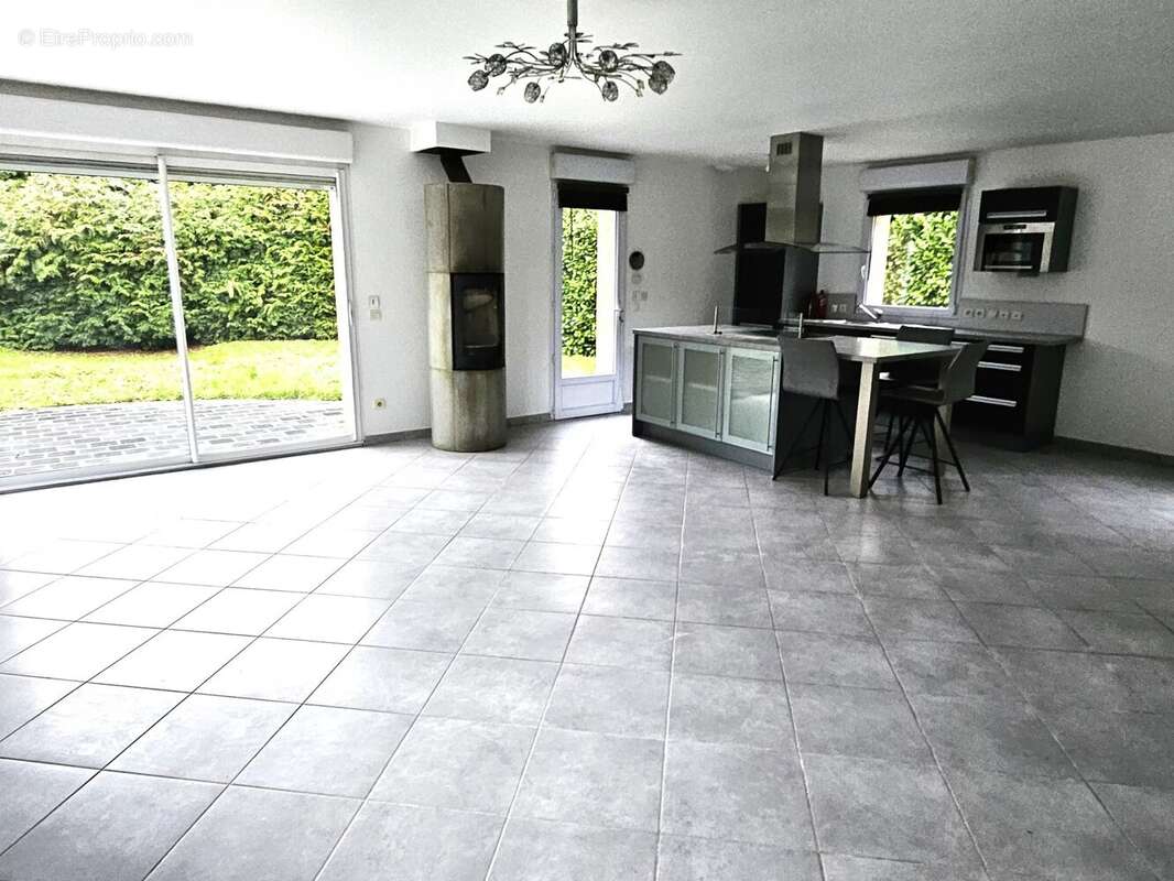 Maison à NEUVILLE-EN-FERRAIN