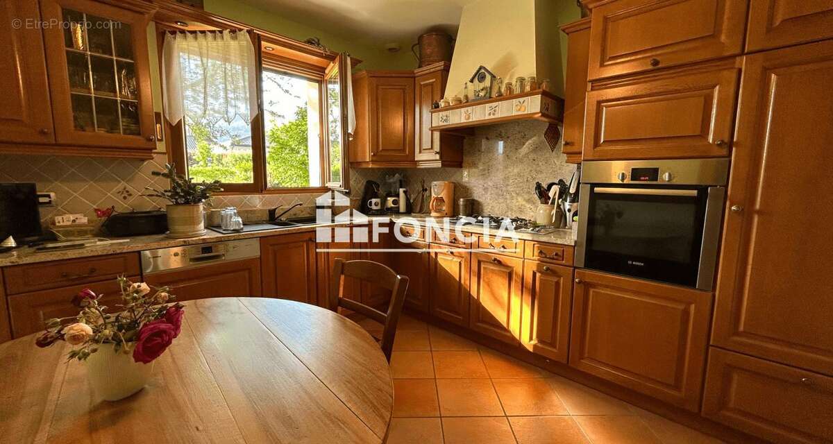 Maison à LA CHAPELLE-BLANCHE