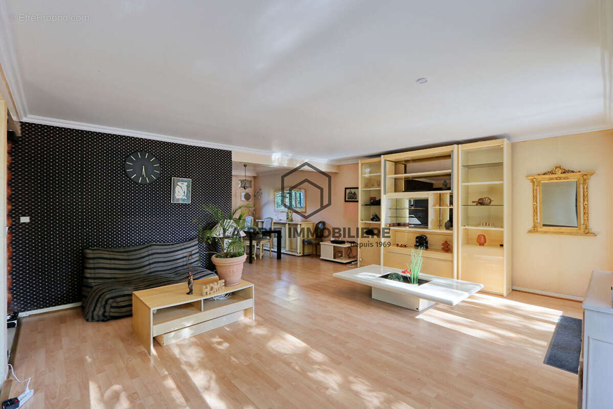 Maison à VILLECRESNES