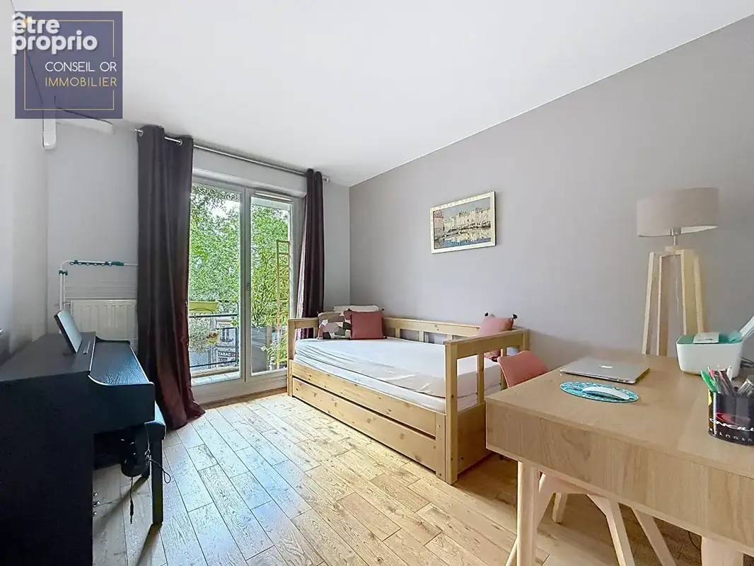 LYON 7 Saxe Gambetta T4 de 91 m² avec 2 balcons, vue dégagée, parking et cave - photo 12
