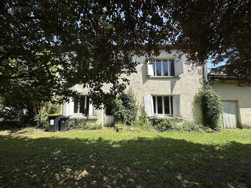 Maison à MONTCARET